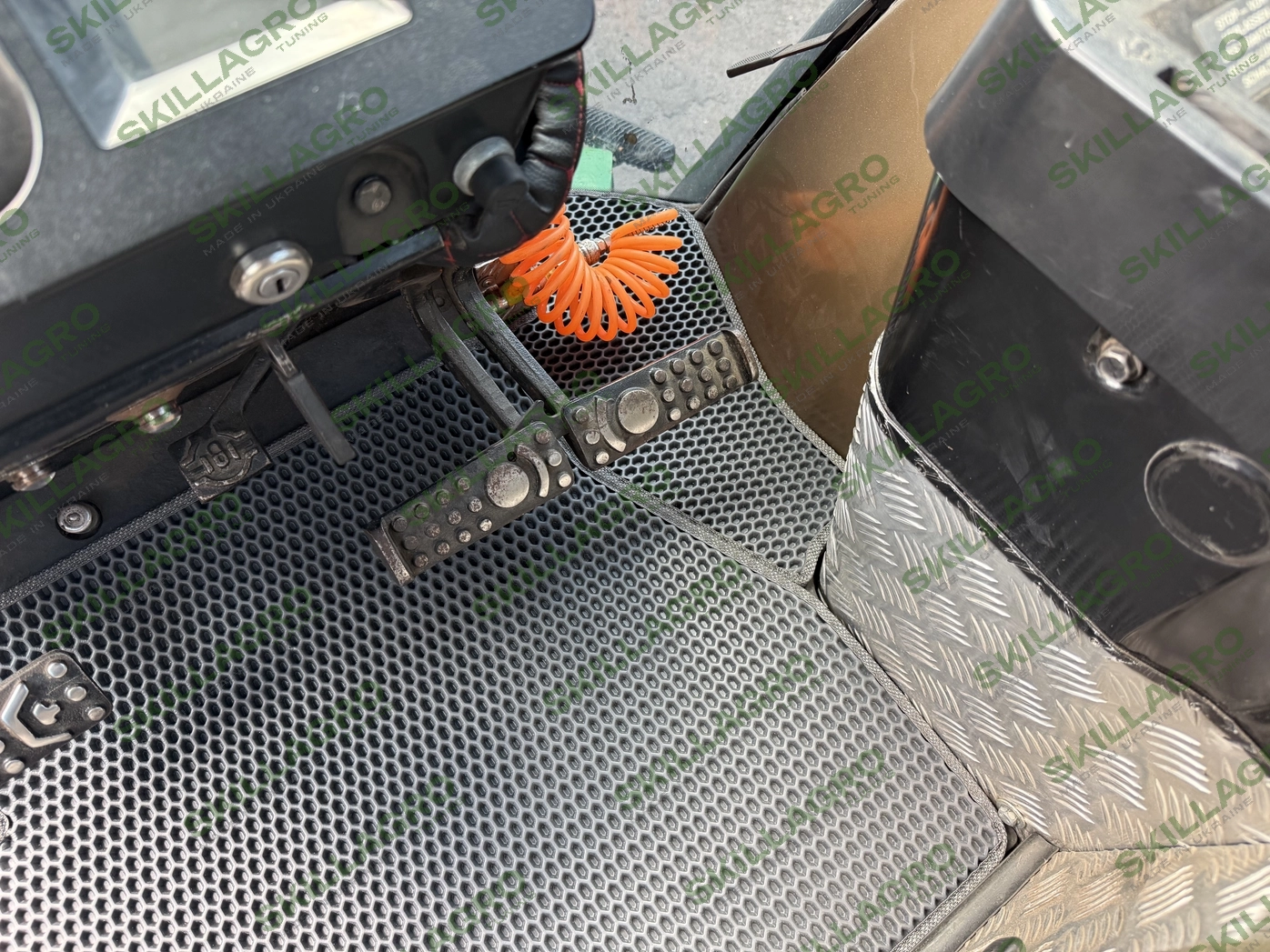 Килимок для 4955 John Deere