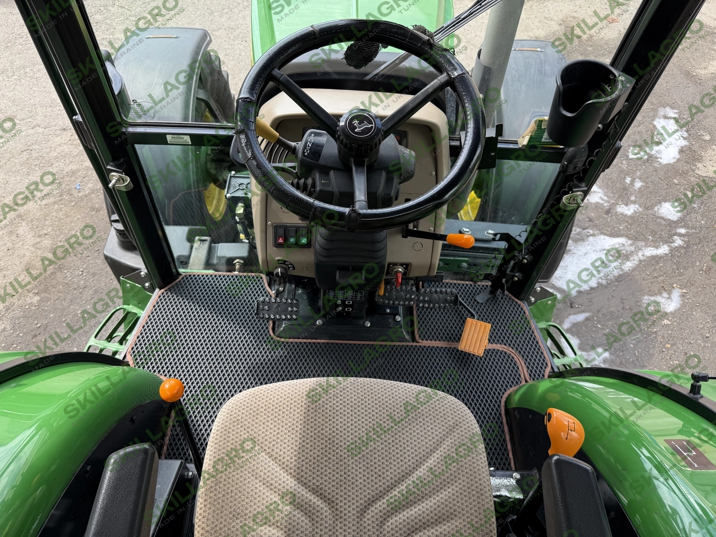 Килимок для 6135B John Deere