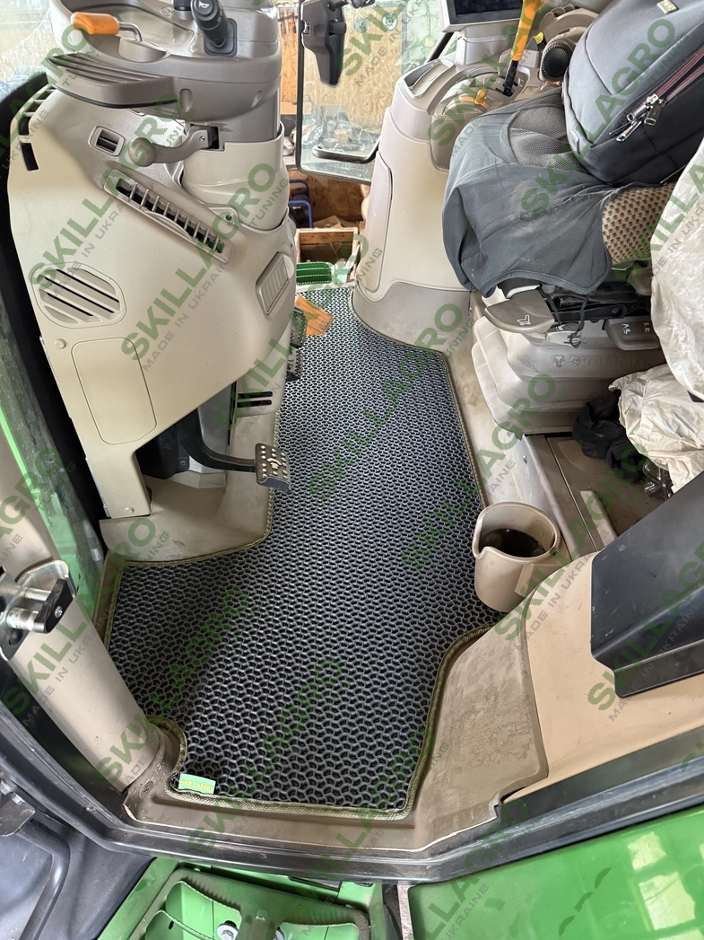 Килимок для 6215R John Deere