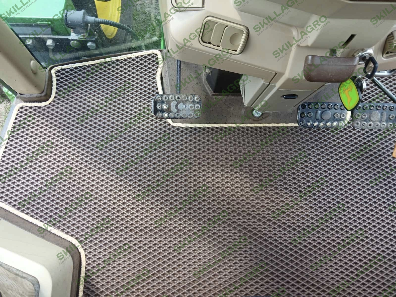 Килимок для 6310 John Deere