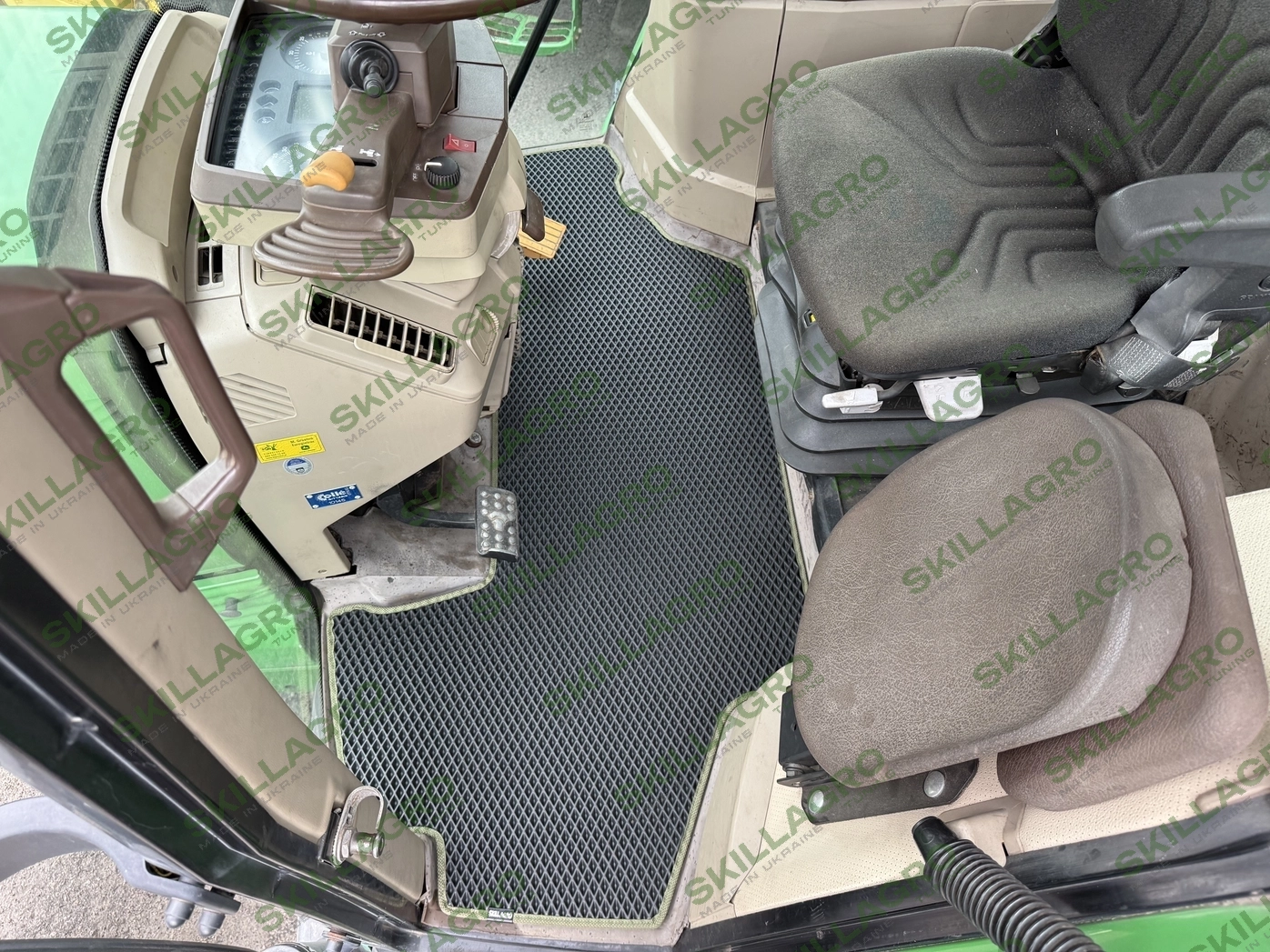 Килимок для 6420 John Deere