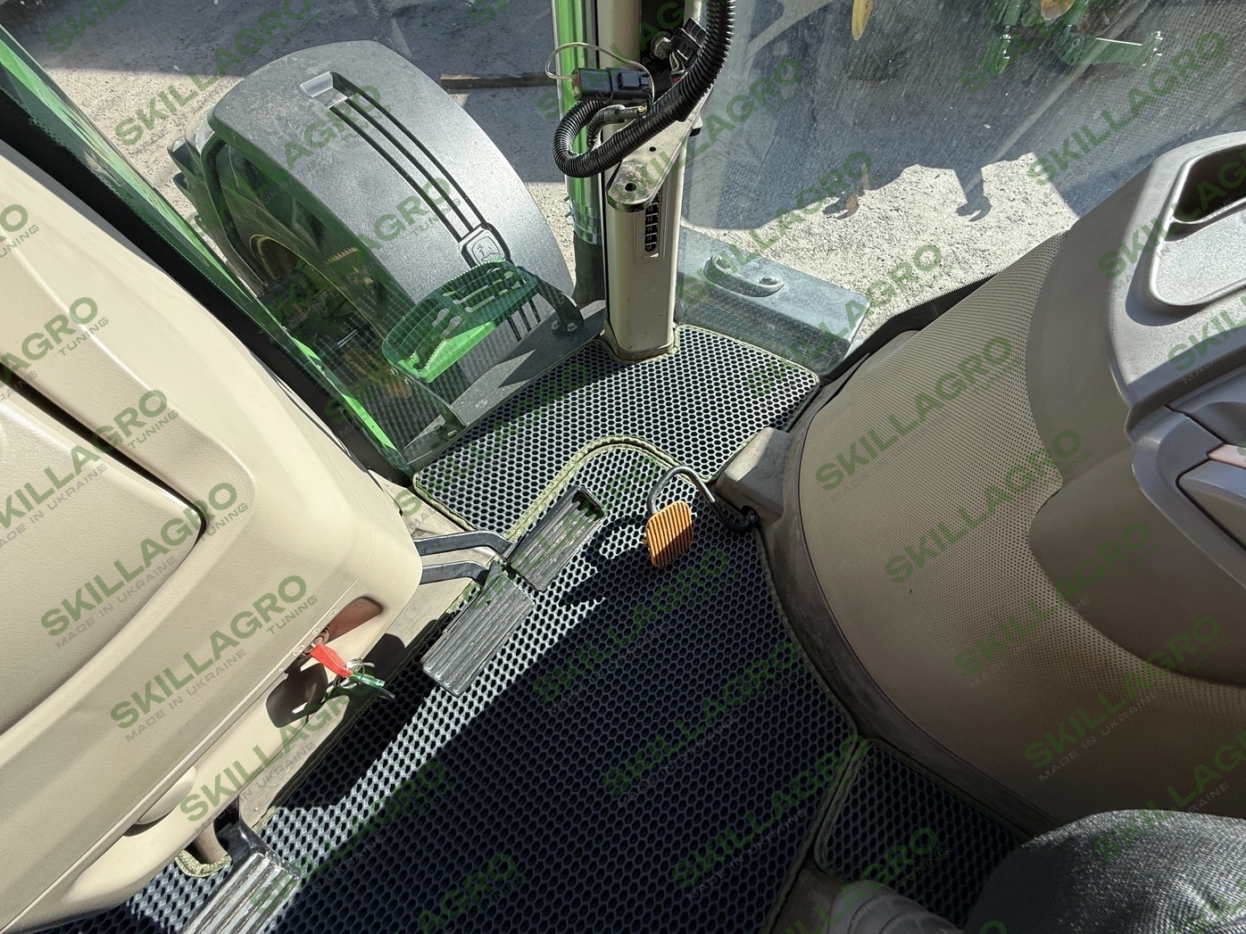 Килимок для 7200R John Deere