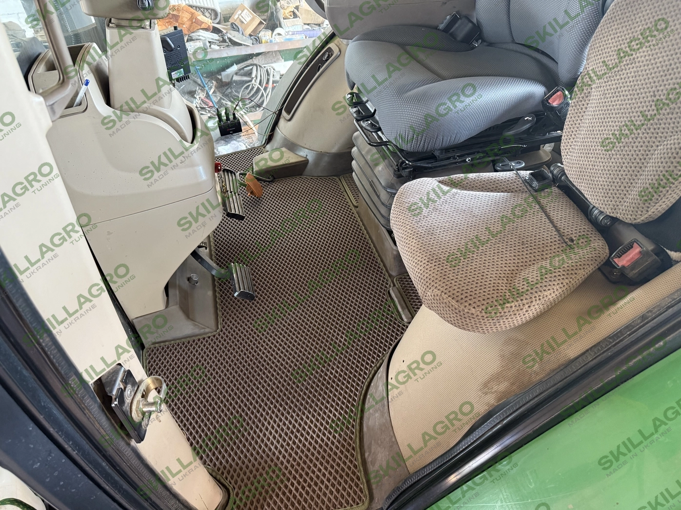 Килимок для 8310R John Deere