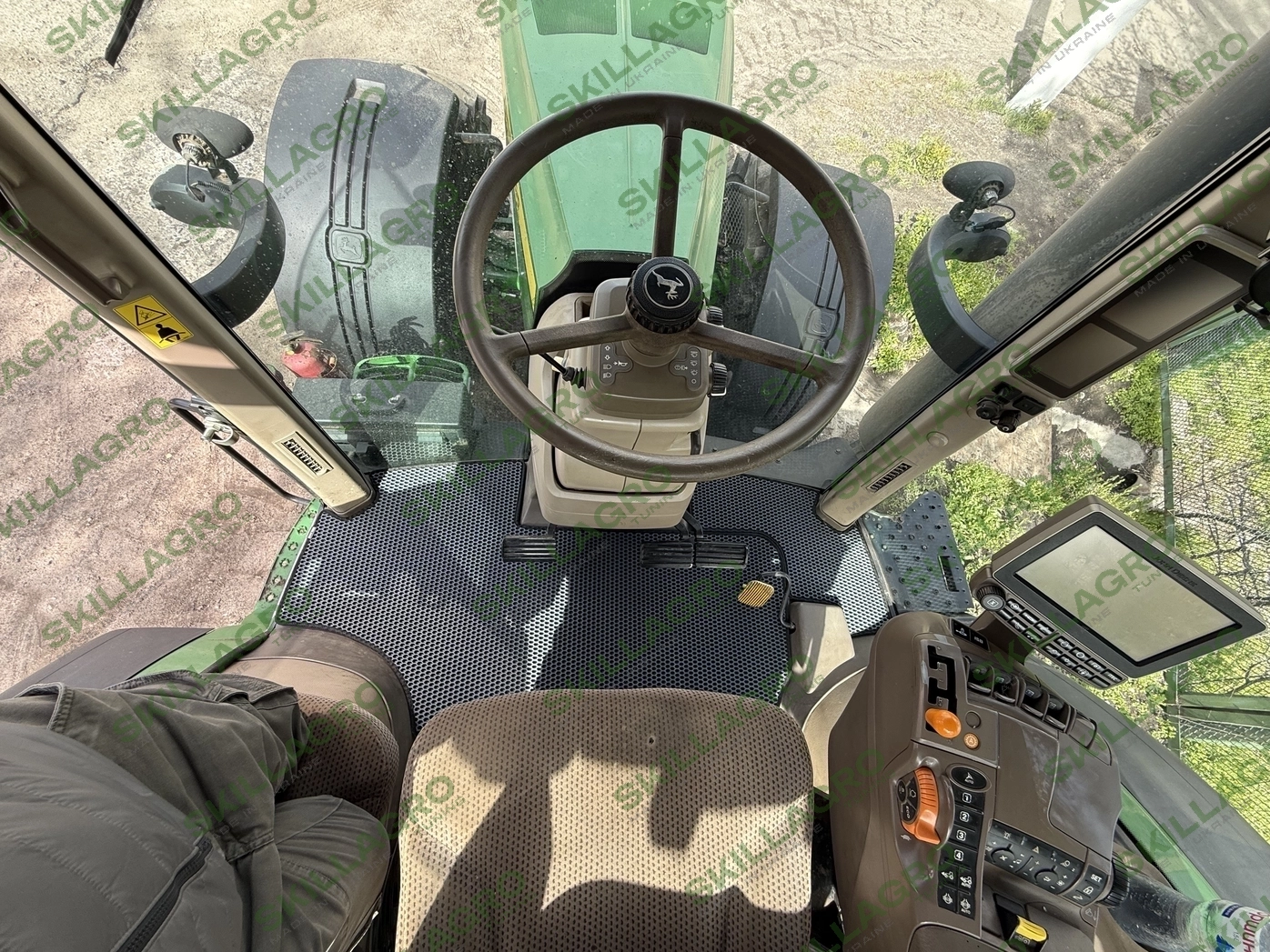Килимок для 8335R John Deere