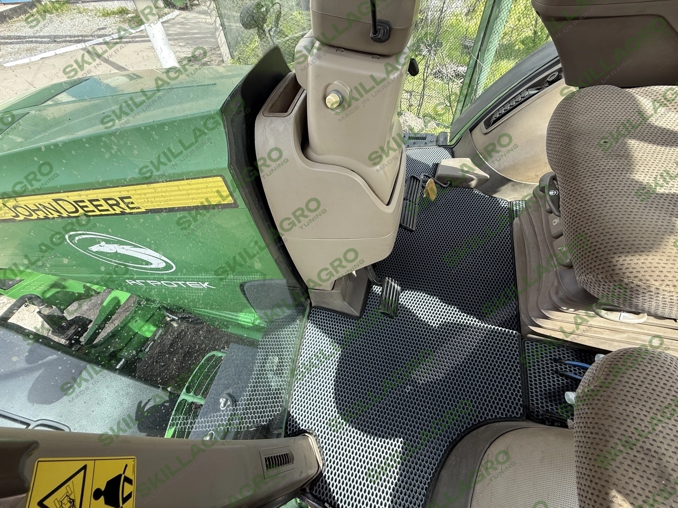 Килимок для 8335R John Deere